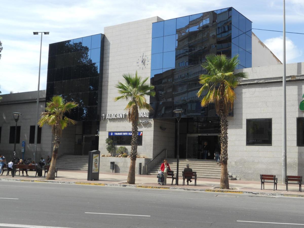Rooms Estacion Аликанте Екстериор снимка